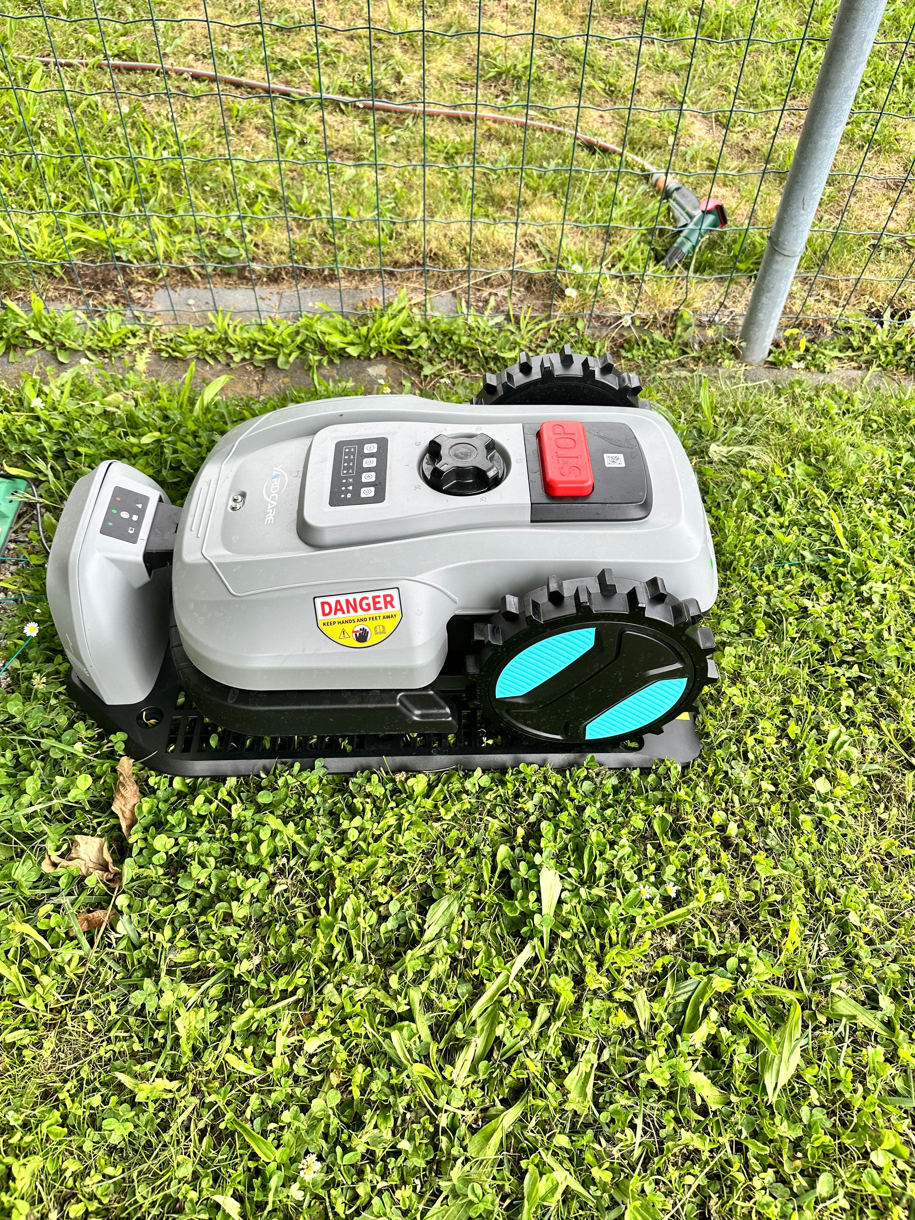 YARDCARE E400 Mähroboter