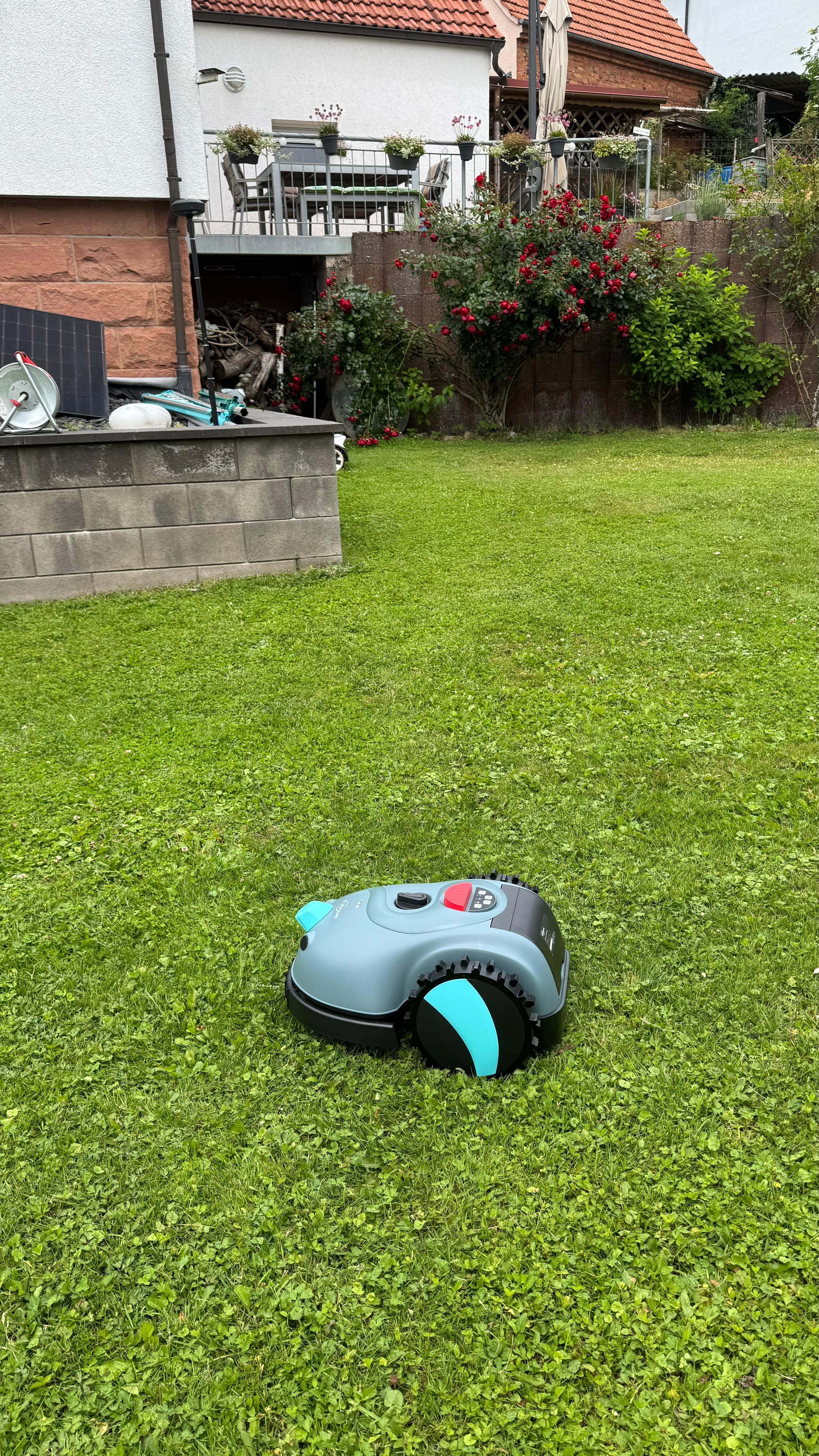 YARDCARE V100 Mähroboter